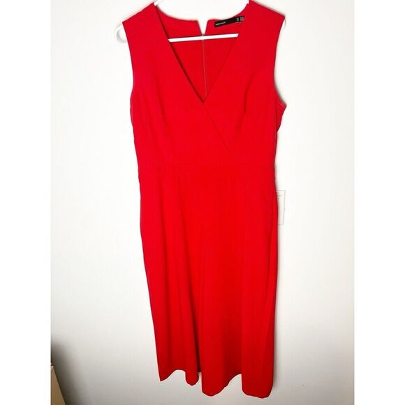 Karen Millen Pants - Karen‎ Millen Red Wide Leg Cropped Jumpsuit V Neck Size 10 *missing Belt​​